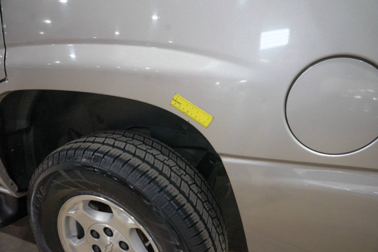 Used 2004 Chevrolet Tahoe LS AWD/4WD image 29