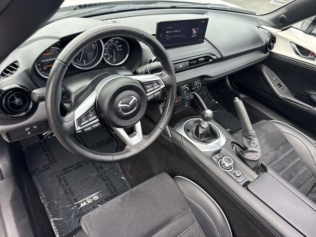 Certified 2025 MAZDA MX-5 Miata RF Club image 12