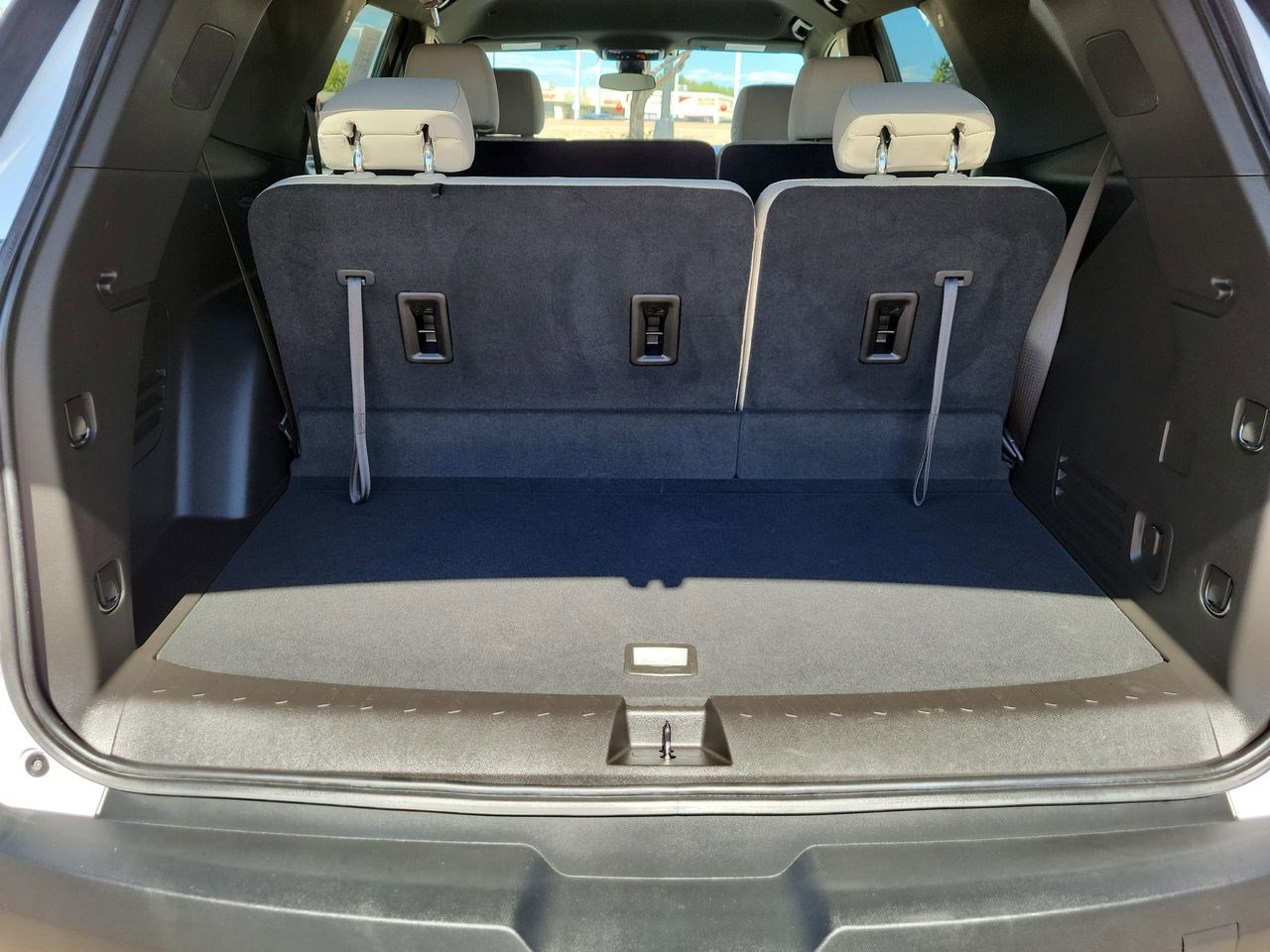 Used 2023 Chevrolet Traverse LS image 30