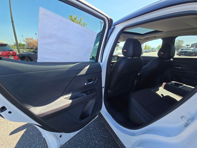 New 2025 Nissan Kicks SR w/ SR Premium Package image 19