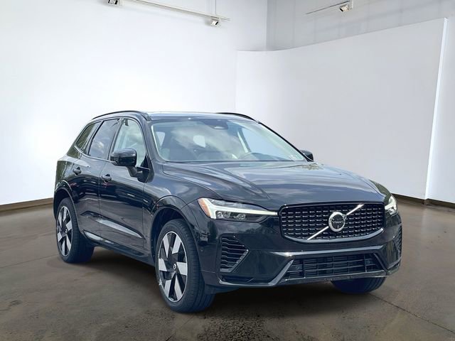 Used 2024 Volvo XC60 T8 Plus w/ Climate Package AWD/4WD image 3