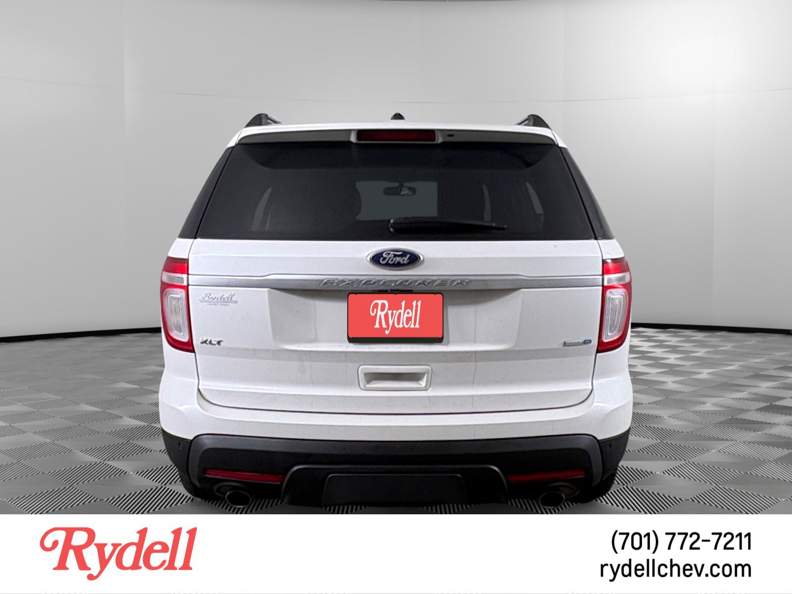 Used 2015 Ford Explorer XLT w/ Equipment Group 202A image 4