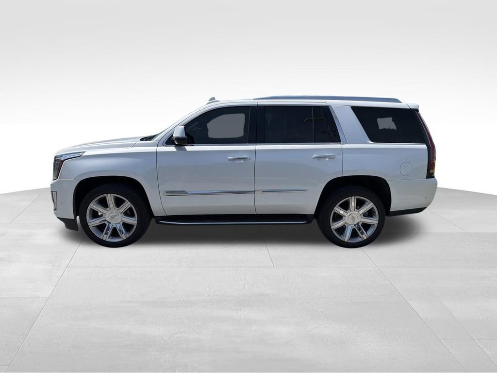 Used 2018 Cadillac Escalade Luxury AWD/4WD image 4