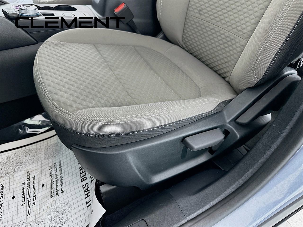 Used 2022 Ford Escape SE image 27