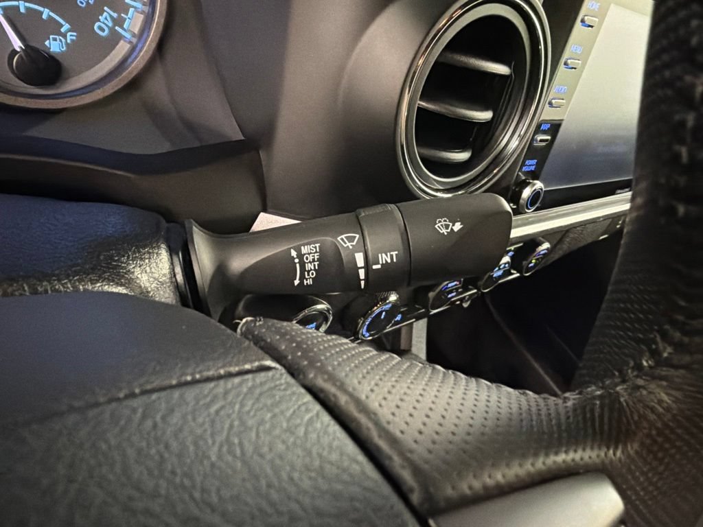 Used 2020 Toyota Tacoma TRD Sport w/ TRD Premium Sport Package AWD/4WD image 25