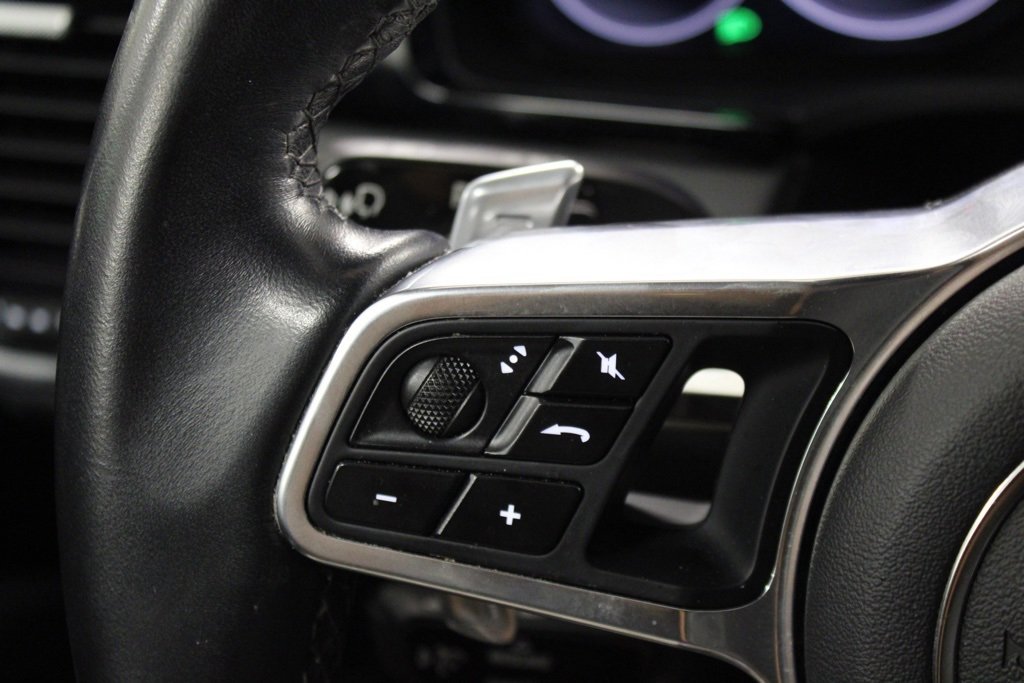 Certified 2020 Porsche Cayenne image 22