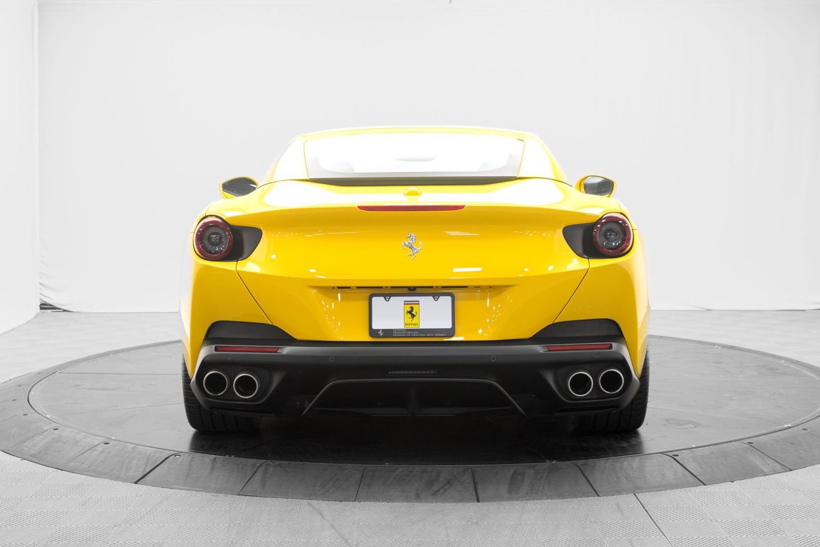 Used 2019 Ferrari Portofino RWD image 12