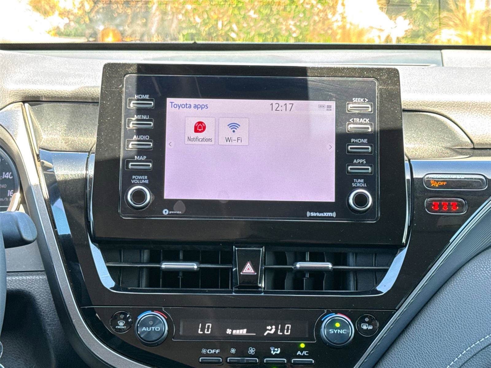 Used 2022 Toyota Camry SE w/ Carpet Mat Package (TMS) image 22