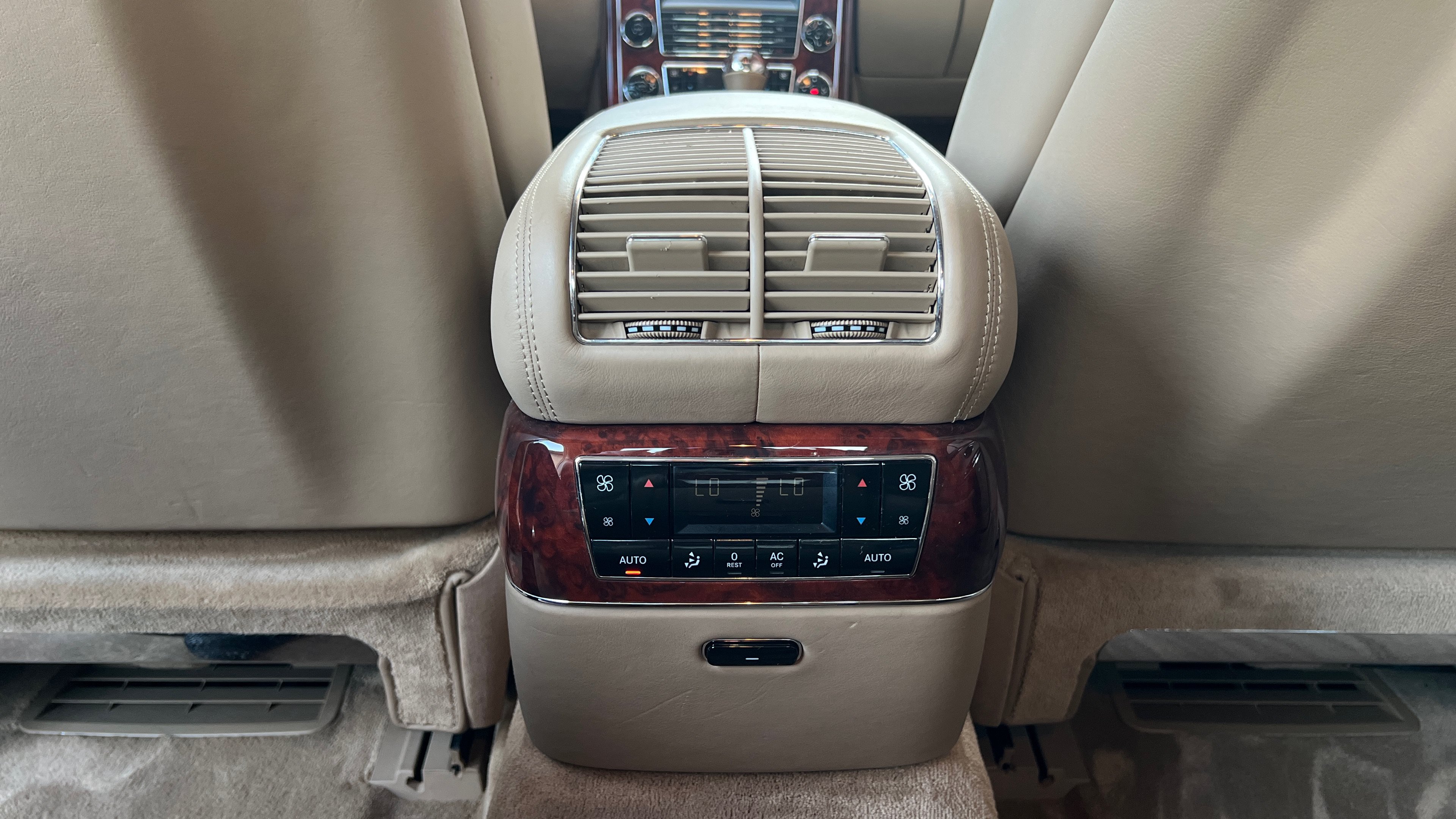 Used 2004 Maybach 57 RWD image 79