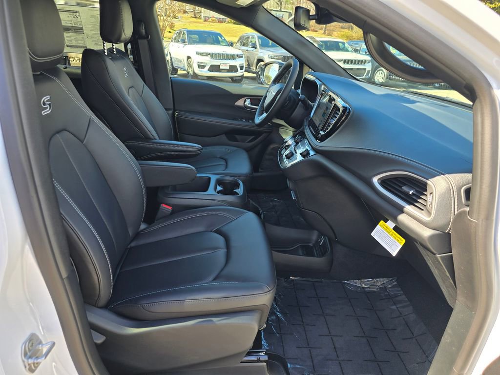 New 2026 Chrysler Pacifica Select image 25