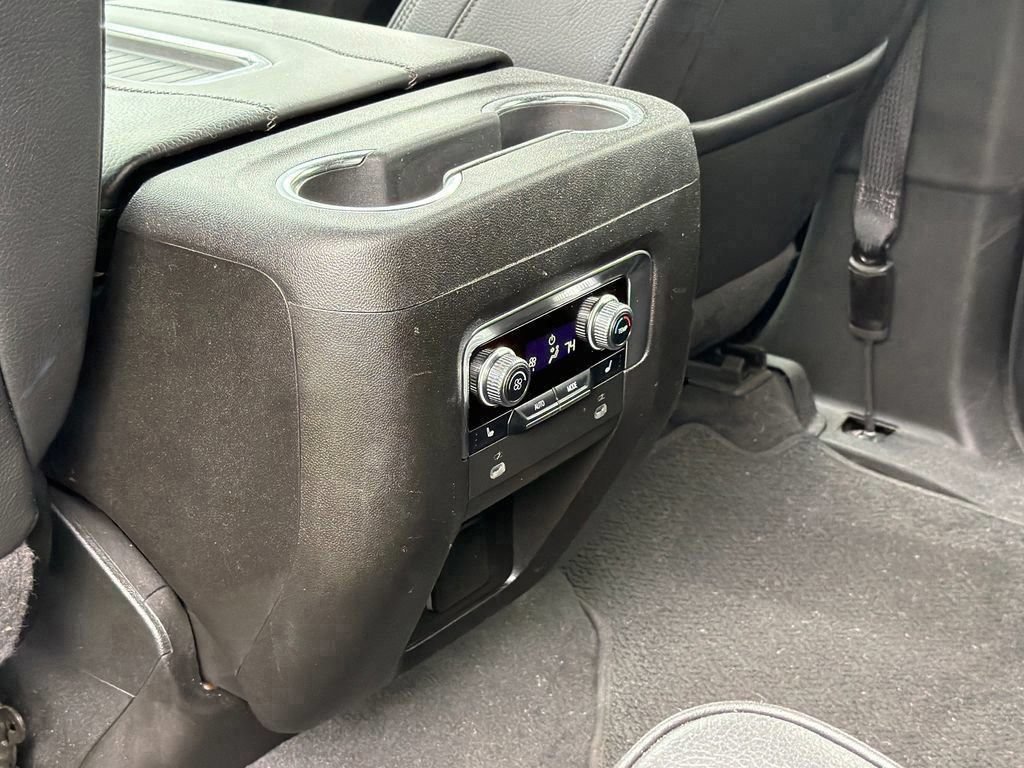Used 2024 GMC Yukon XL Denali AWD/4WD image 28