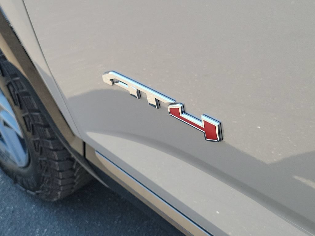 Used 2026 GMC Terrain AT4 AWD/4WD image 32