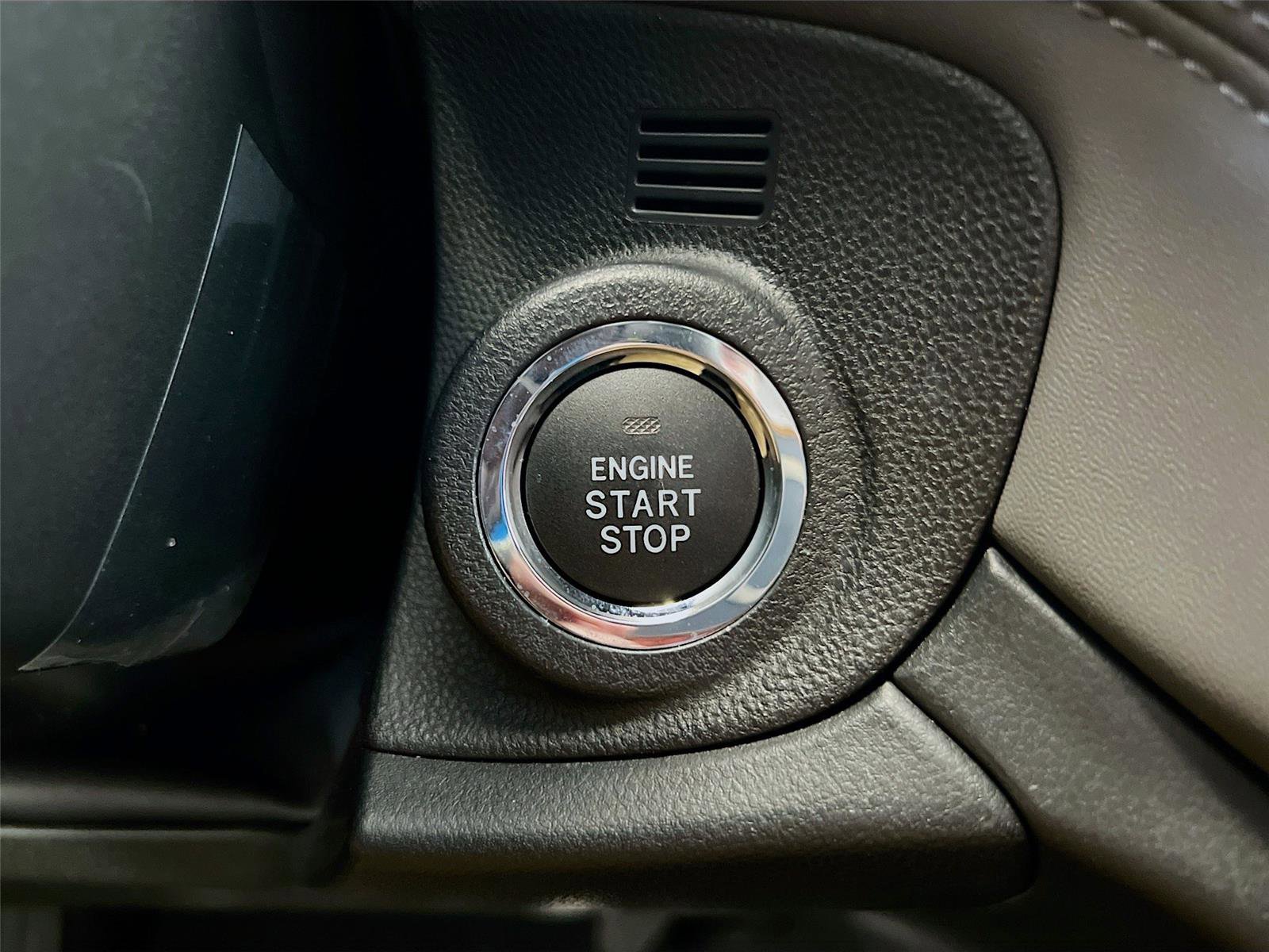 Certified 2025 Subaru Outback Onyx Edition XT image 17