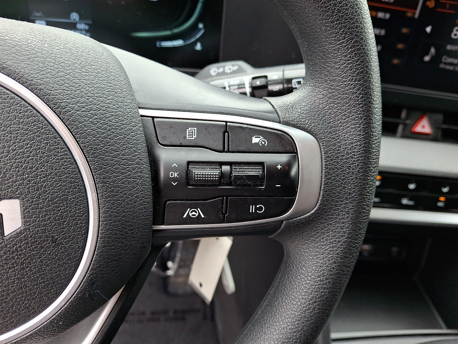 Used 2024 Kia Sportage LX AWD/4WD image 21