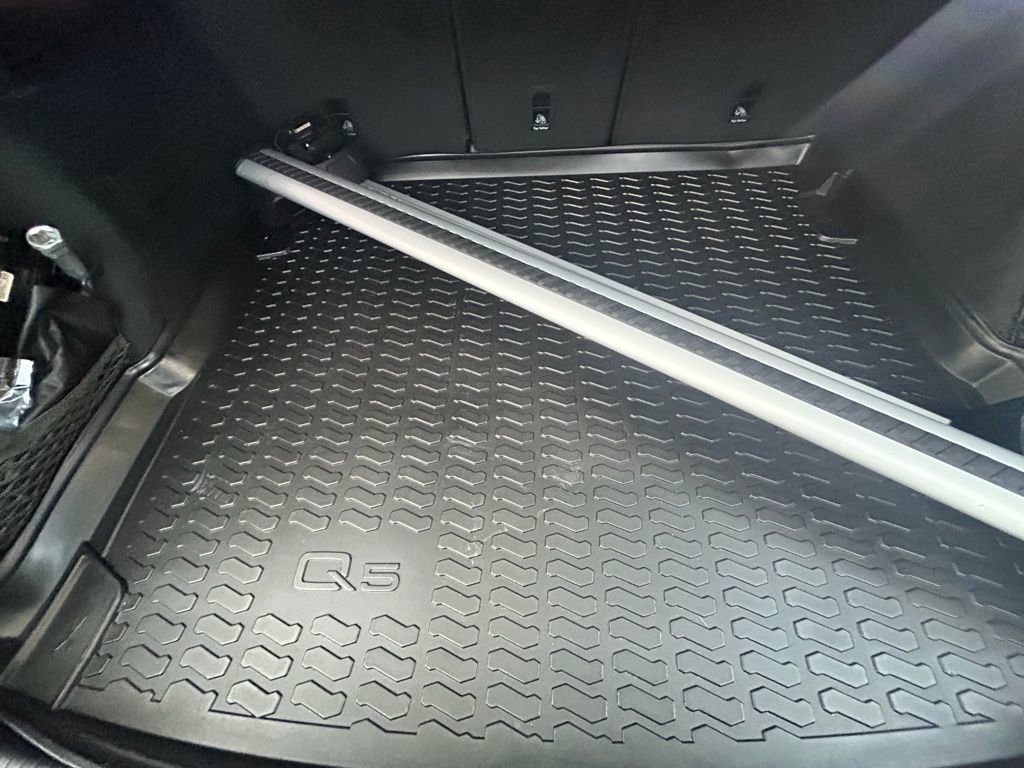 Used 2023 Audi Q5 2.0T Premium w/ Convenience Package image 44