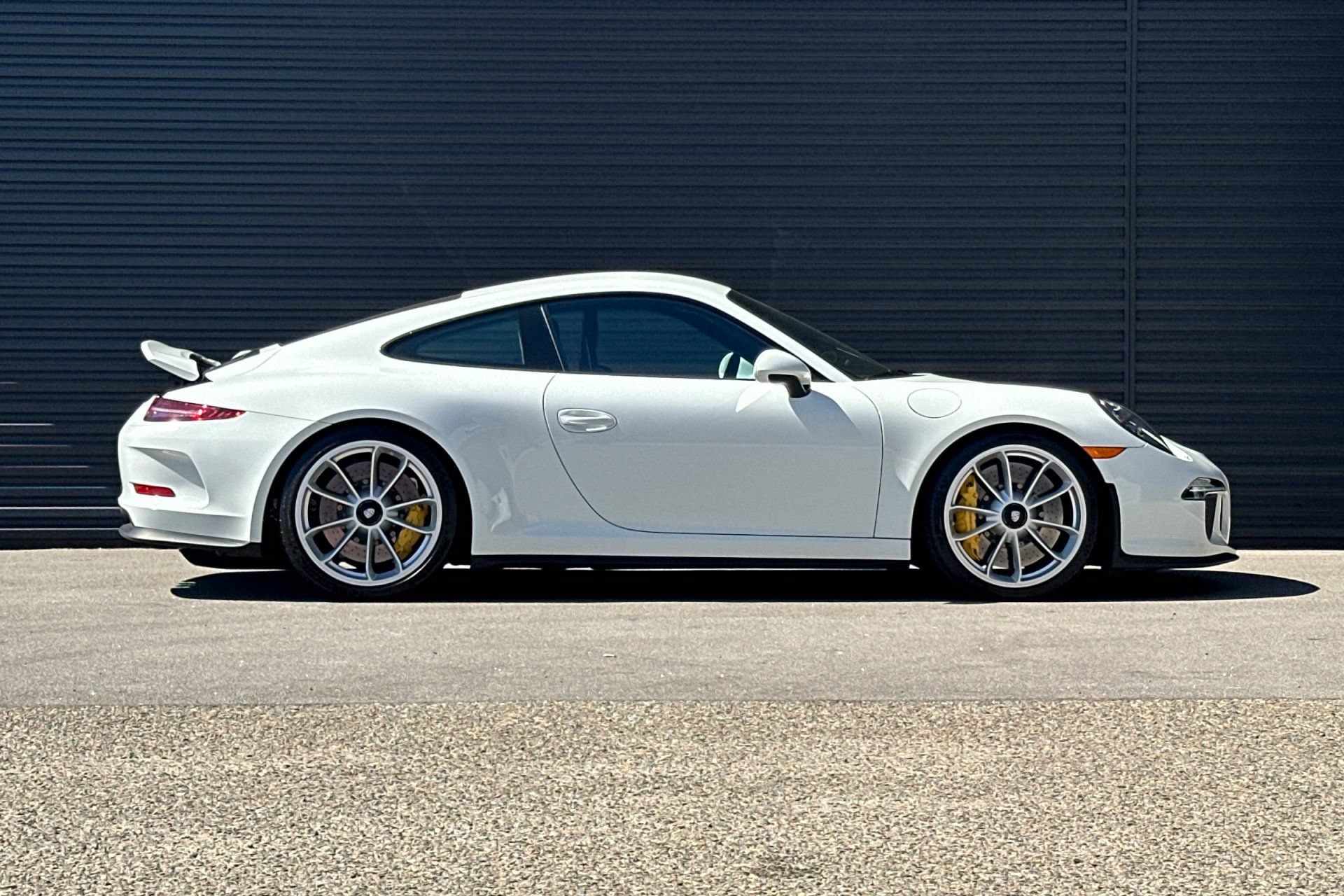 Certified 2016 Porsche 911 R RWD image 9