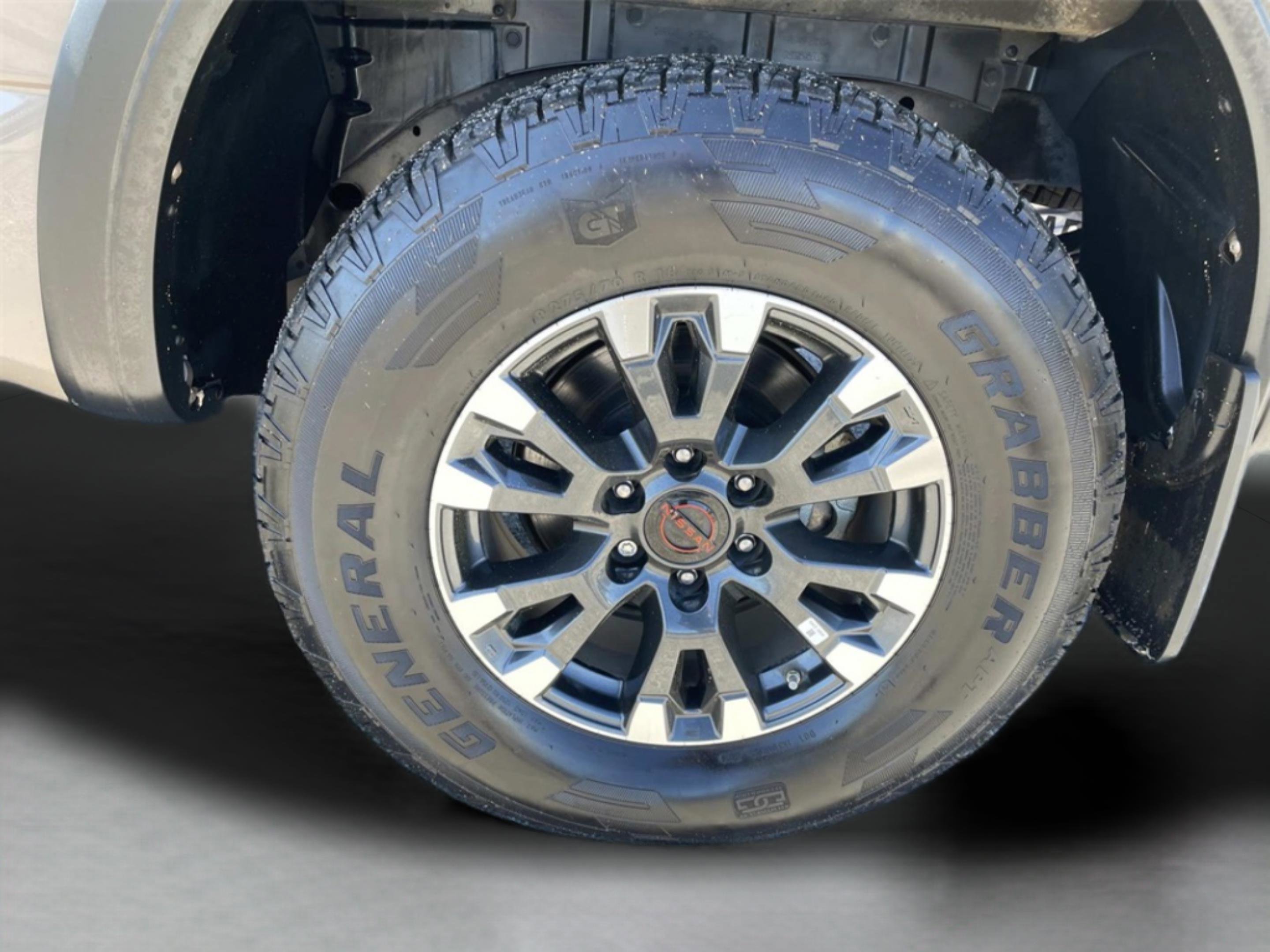 Used 2024 Nissan Titan PRO-4X w/ Pro-4x Convenience Package image 14