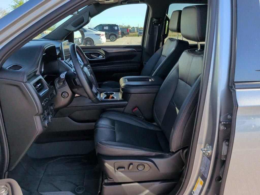 Used 2023 Chevrolet Tahoe RST w/ Luxury Package AWD/4WD image 15