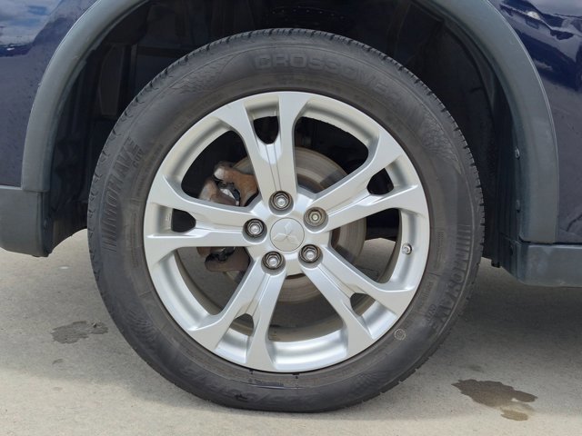 Used 2015 Mitsubishi Outlander SE AWD/4WD image 25