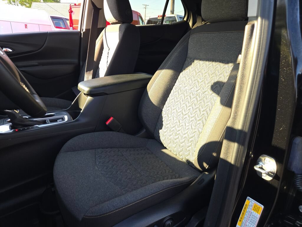 Certified 2024 Chevrolet Equinox LT w/ LPO, Floor Liner Package FWD image 28
