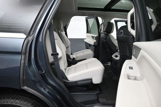 Certified 2025 Lincoln Navigator Reserve AWD/4WD image 28