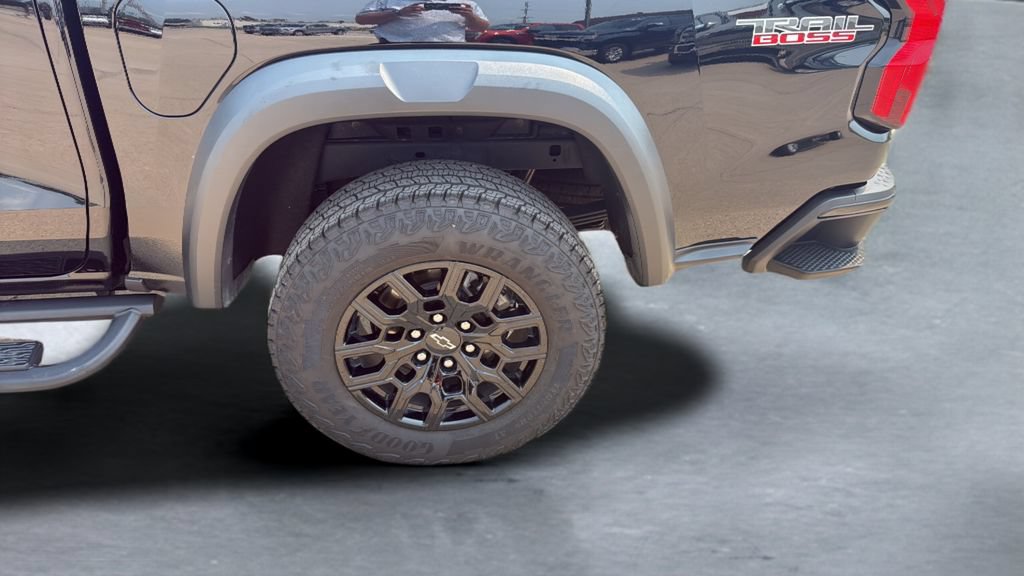 Used 2024 Chevrolet Colorado Trail Boss w/ Technology Package AWD/4WD image 20