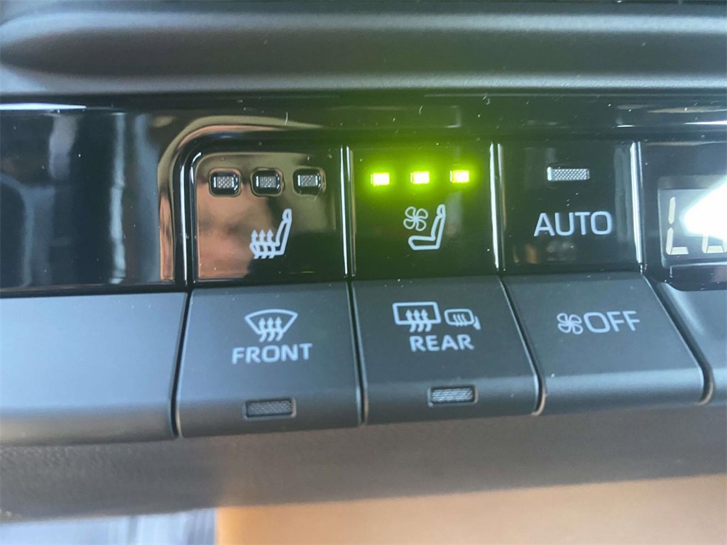 New 2025 Toyota Crown Signia image 22