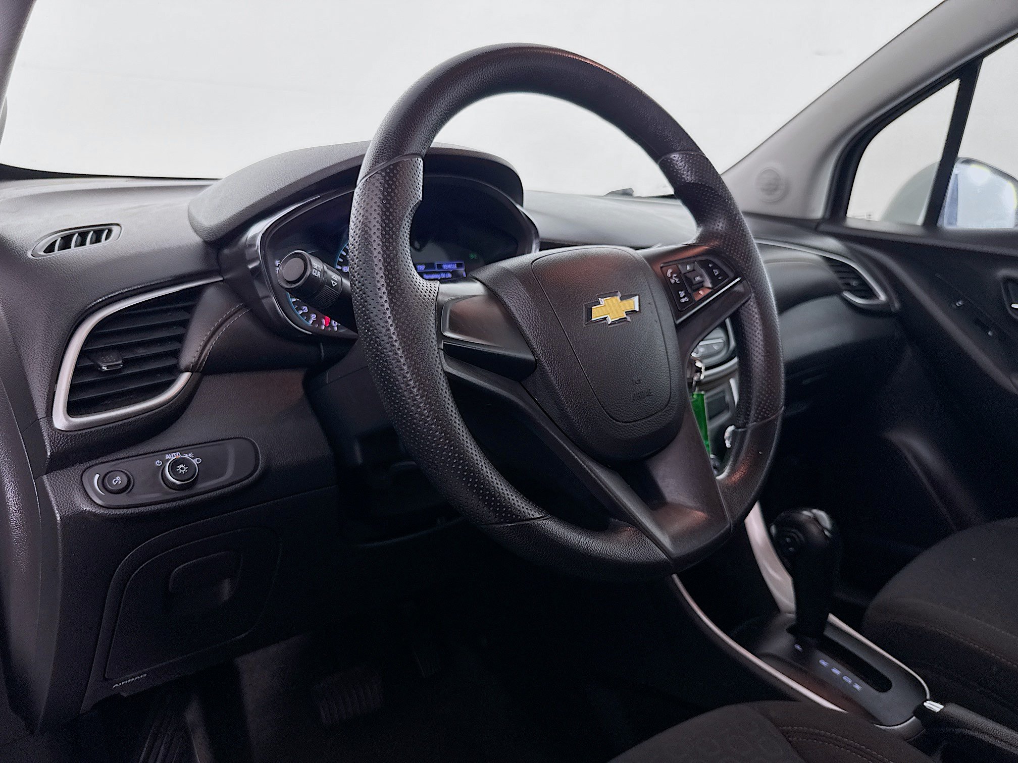 Used 2020 Chevrolet Trax LS FWD image 19