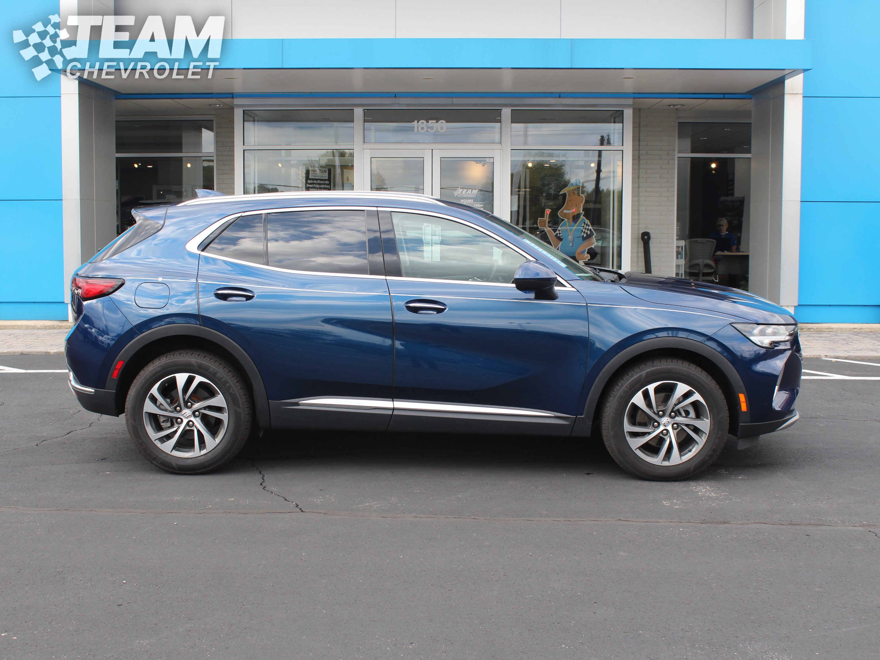 Certified 2023 Buick Envision Essence image 3