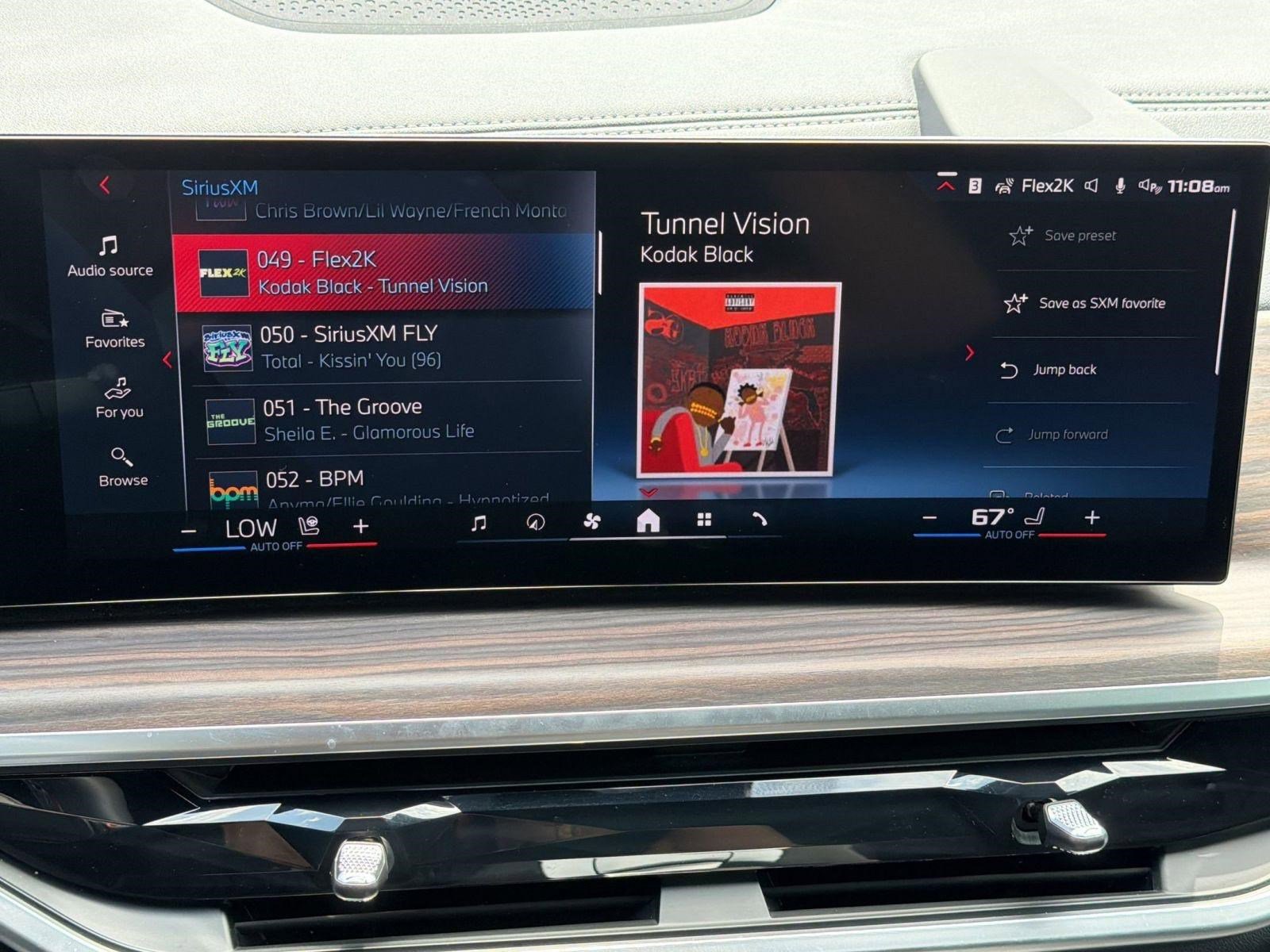 Used 2025 BMW X7 M60i AWD/4WD image 23