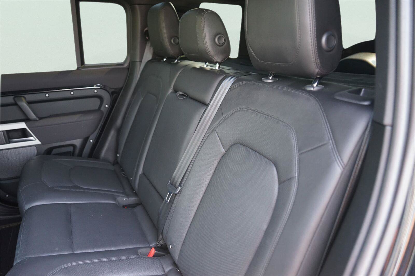 Used 2023 Land Rover Defender 110 S AWD/4WD image 14