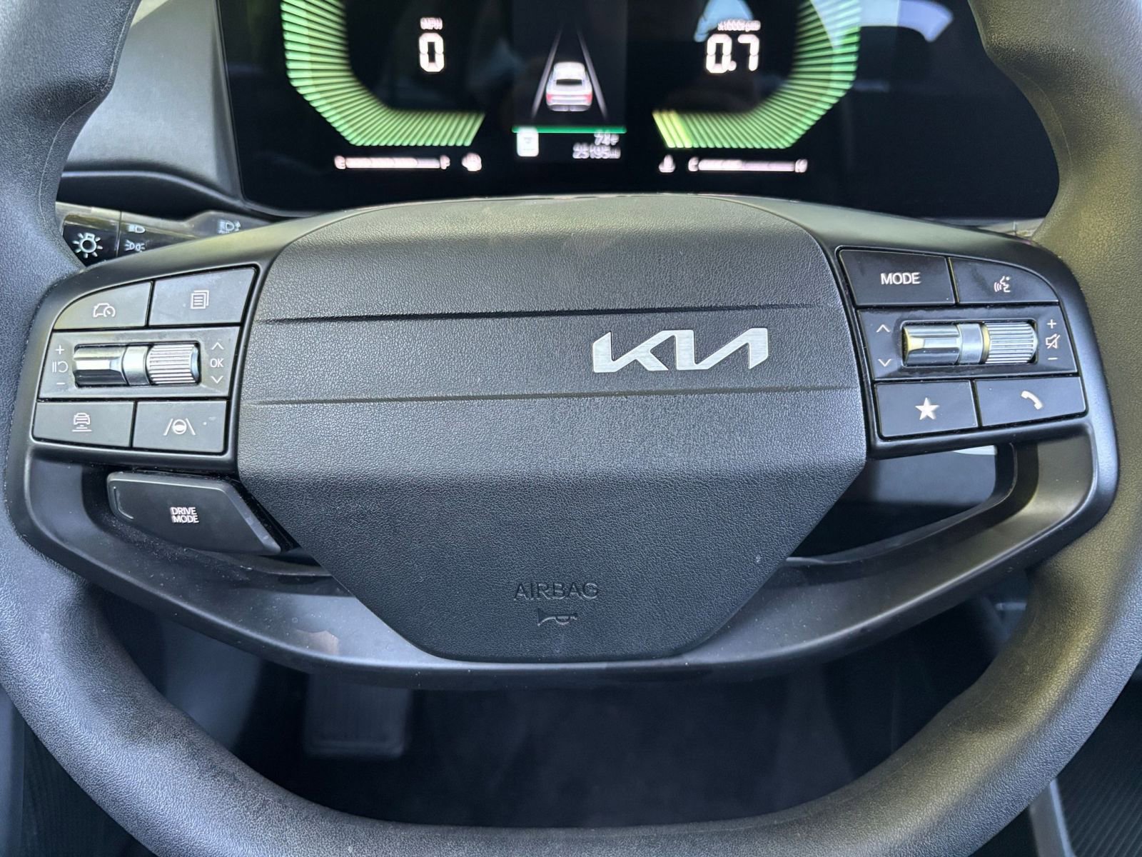 Used 2025 Kia K4 FWD image 27