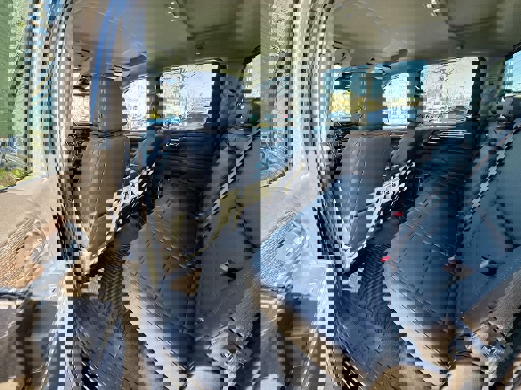 Used 2025 Chevrolet Silverado 1500 LT w/ Leather Package RWD image 31