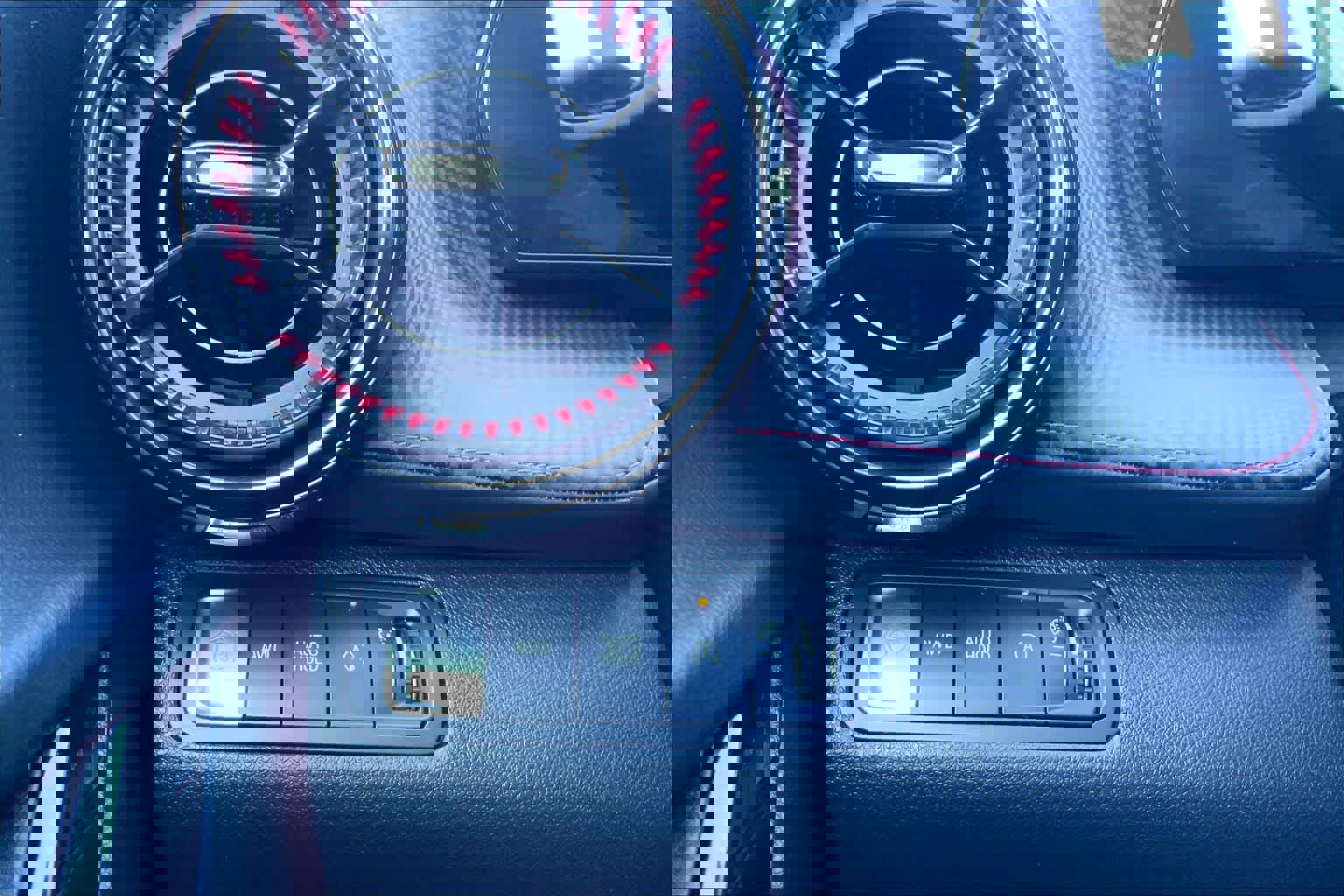 Certified 2025 Chevrolet Equinox RS image 33