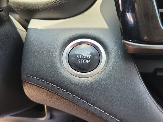 Used 2024 Toyota Highlander XLE AWD/4WD image 19