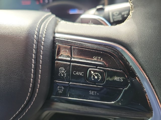 Used 2023 Jeep Grand Cherokee Overland w/ Luxury Tech Group IV RWD image 22