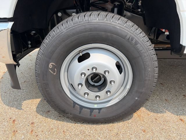 New 2026 Ford F350 XL w/ XL Chrome Package AWD/4WD image 24