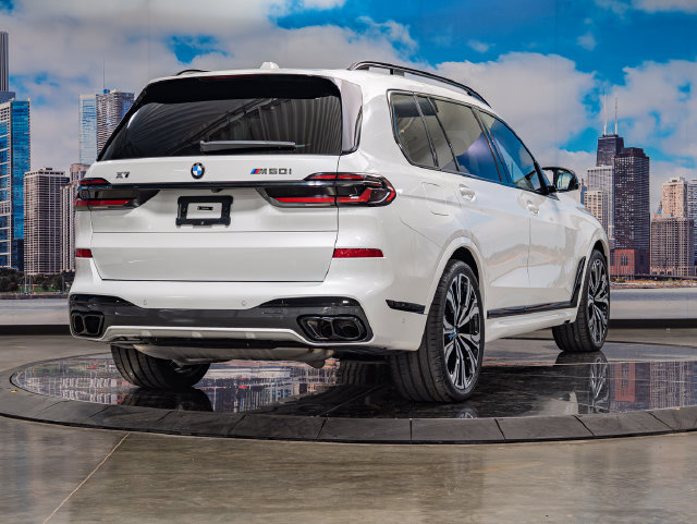 Used 2025 BMW X7 M60i AWD/4WD image 8
