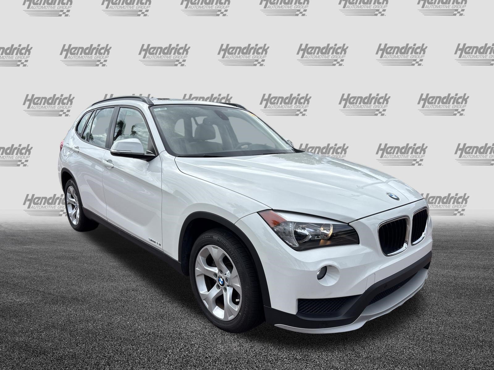 Used 2015 BMW X1 sDrive28i RWD image 2