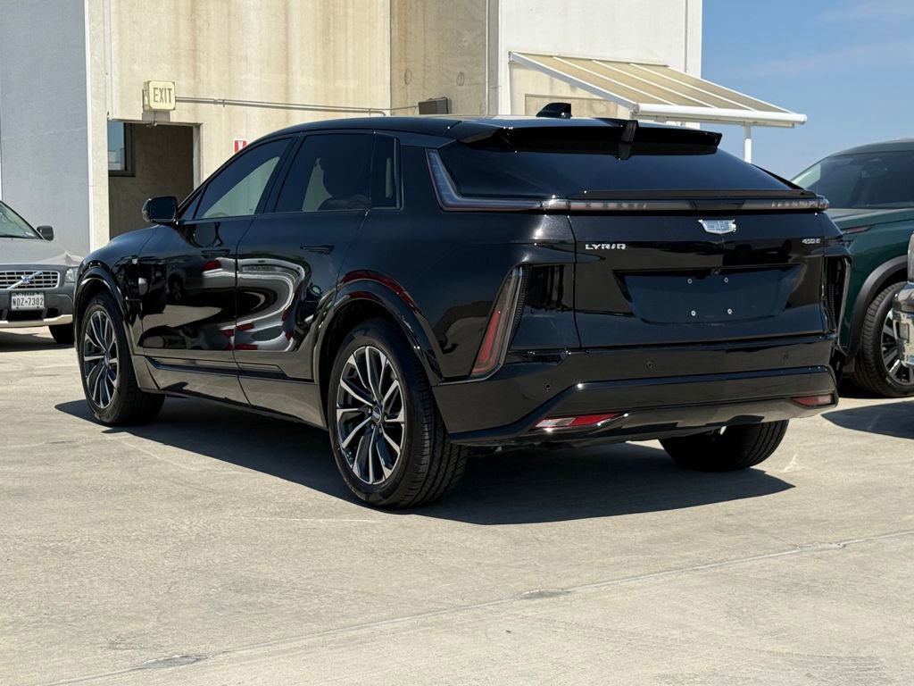Used 2024 Cadillac Lyriq Sport image 12