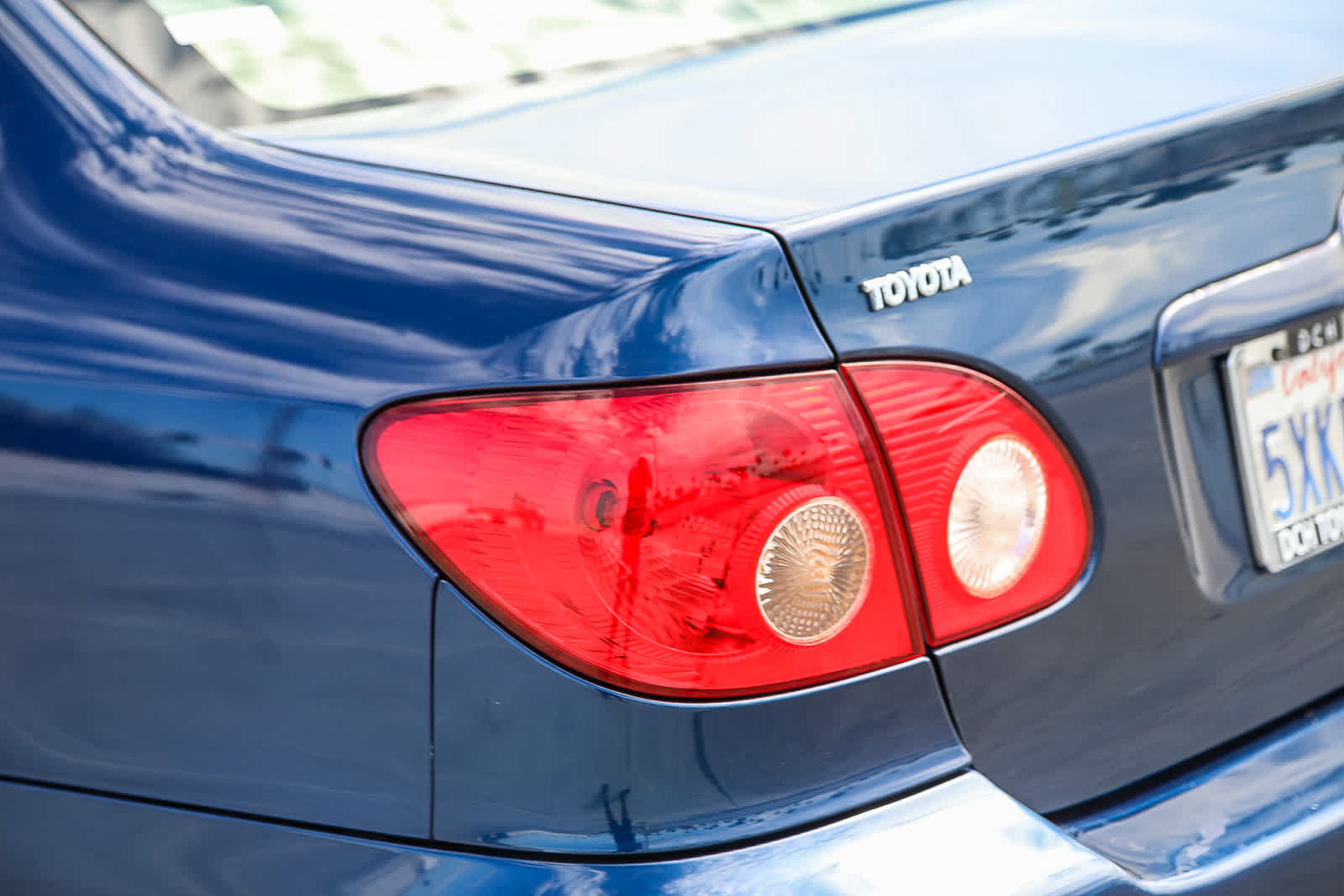Used 2007 Toyota Corolla CE FWD image 8