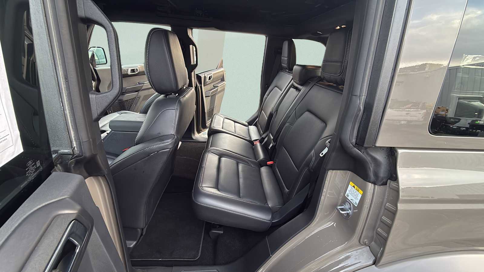 Used 2025 Ford Bronco Outer Banks image 40