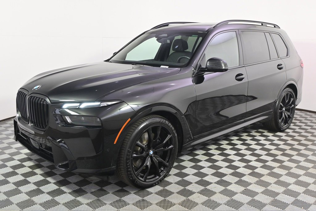 Used 2025 BMW X7 xDrive40i w/ M Sport Package image 2