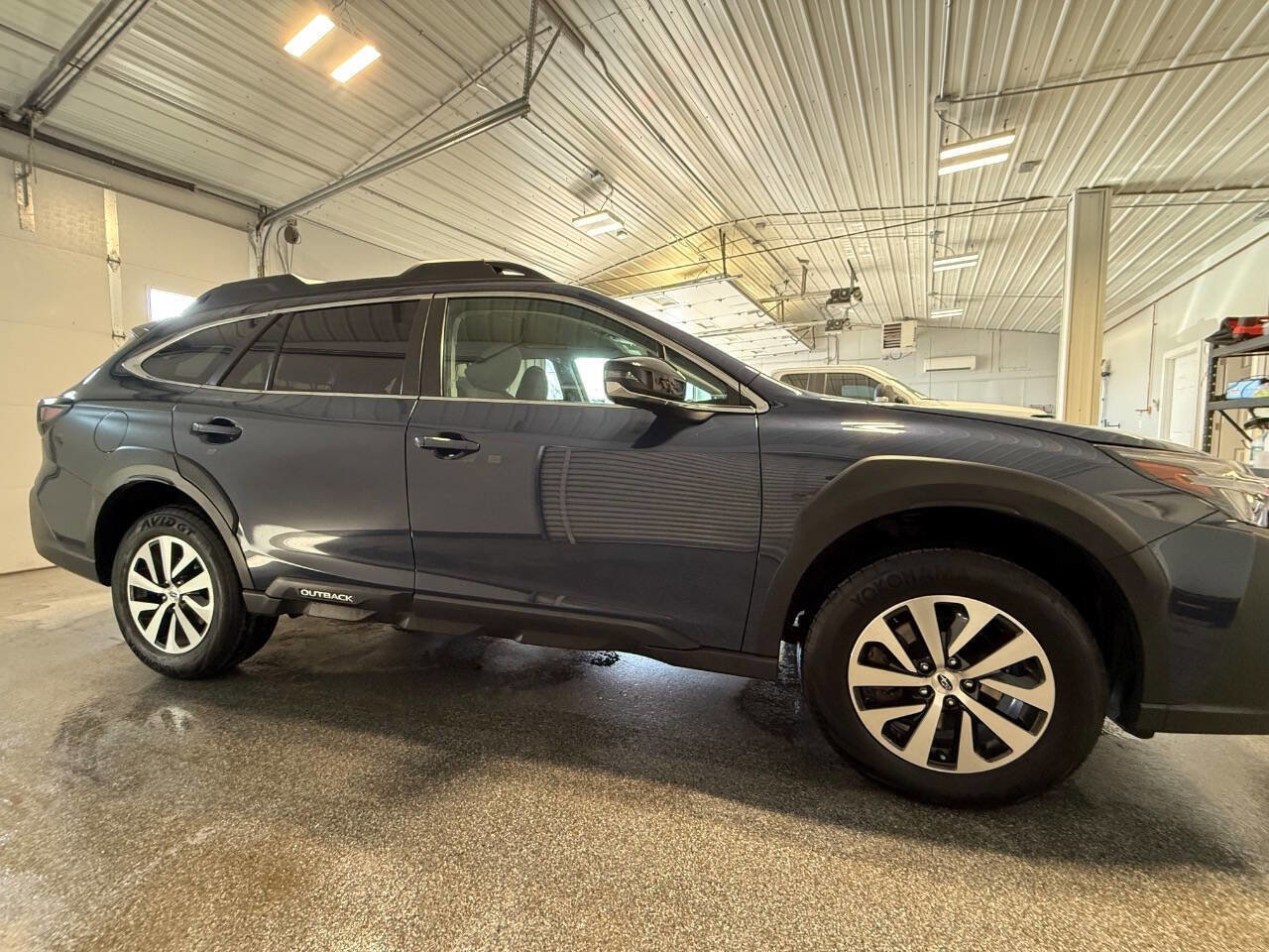 Used 2024 Subaru Outback Premium image 5