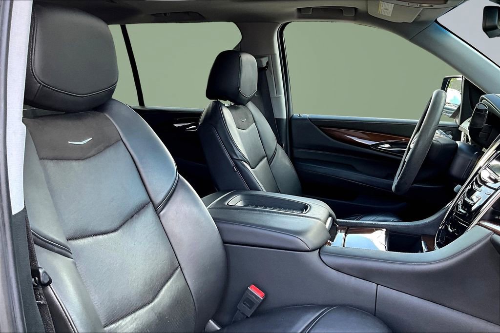 Used 2019 Cadillac Escalade ESV Luxury image 7