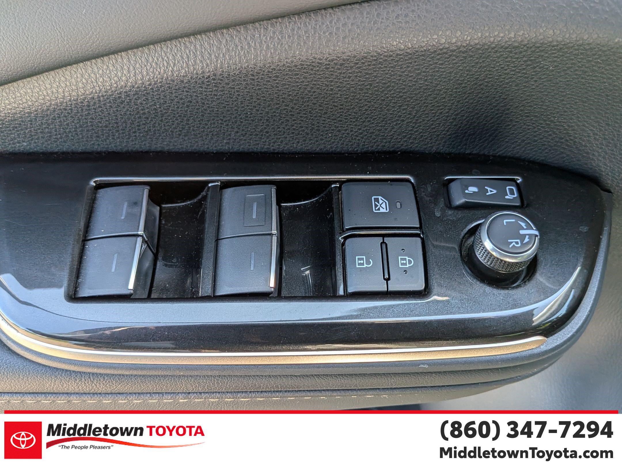 Certified 2025 Toyota Crown AWD/4WD image 11