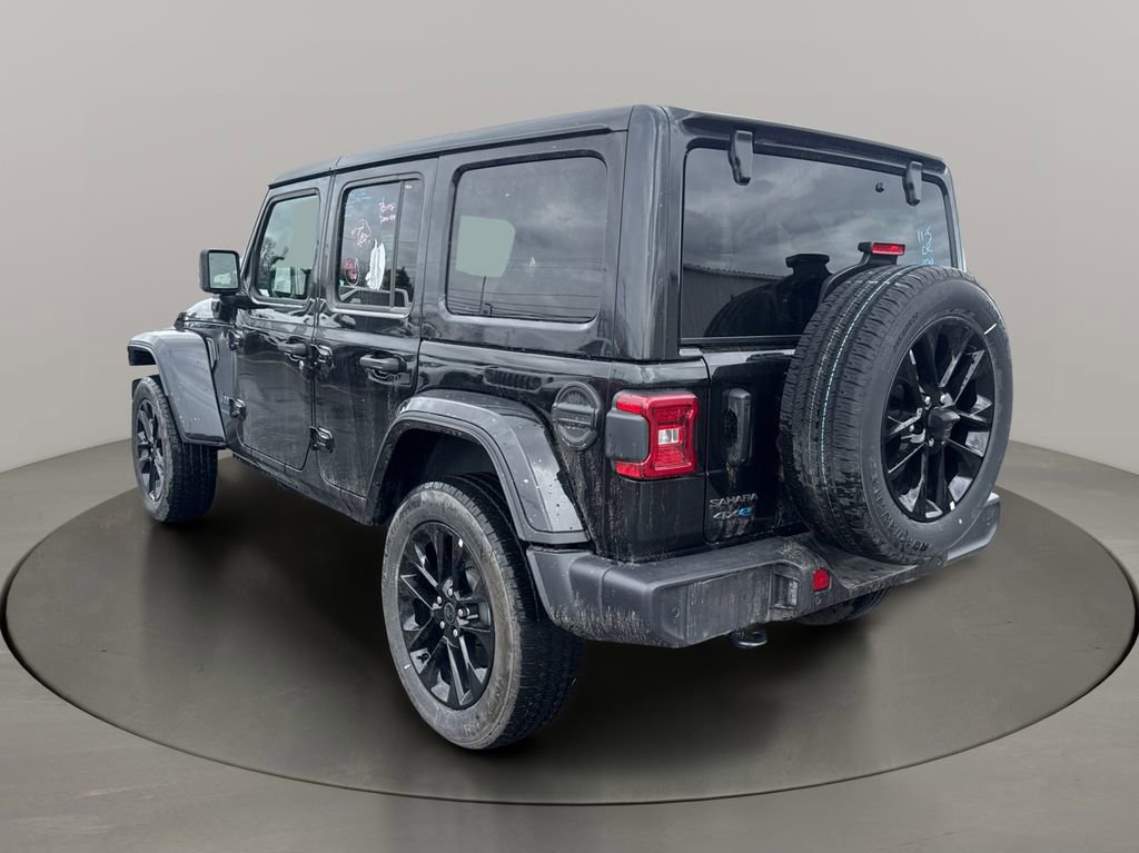 Used 2025 Jeep Wrangler Unlimited Sahara w/ Safety Group AWD/4WD image 5