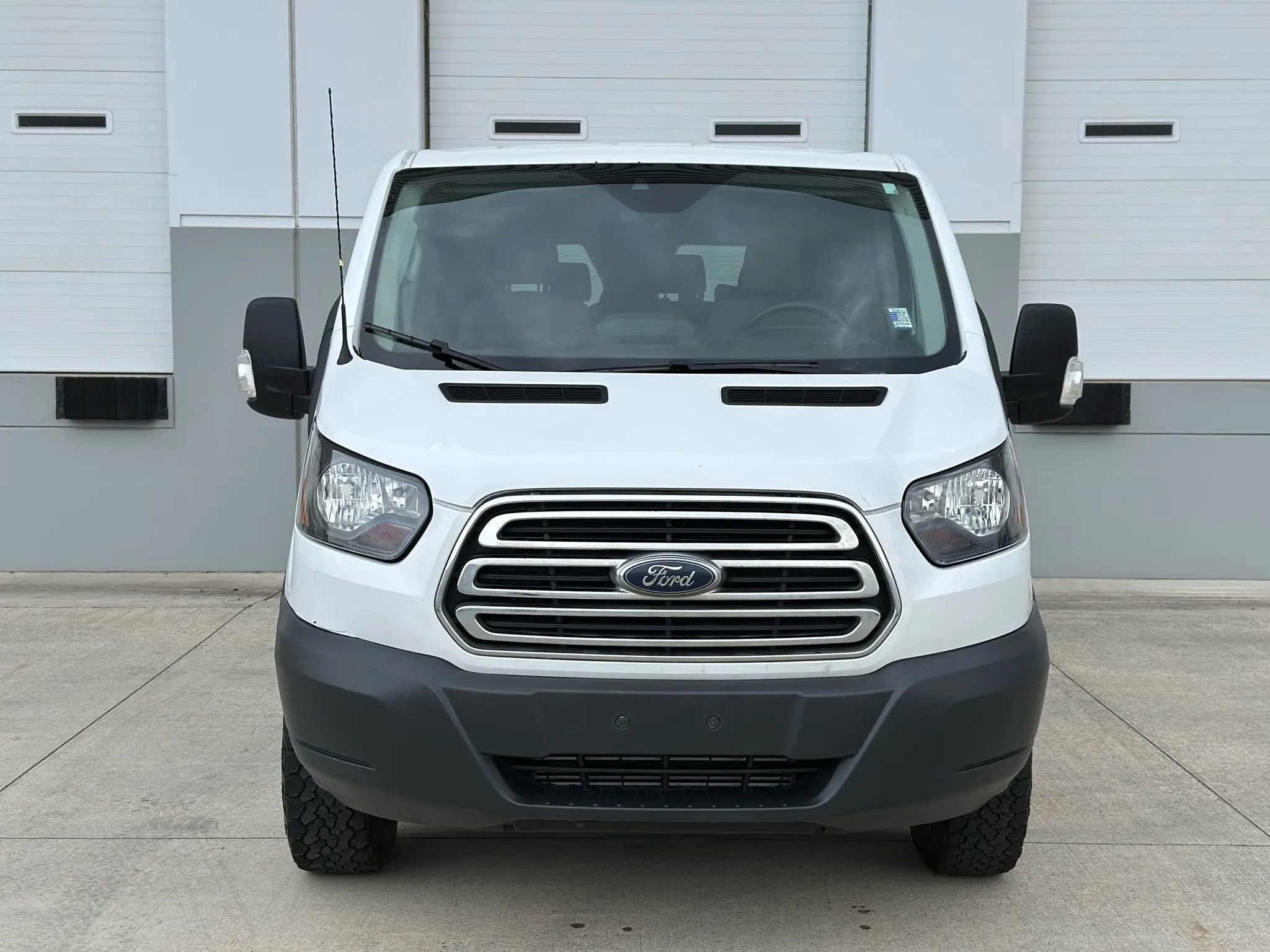Used 2018 Ford Transit 150 XLT image 8
