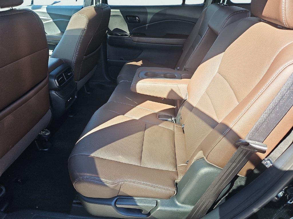 Used 2025 Honda Passport EX-L image 32