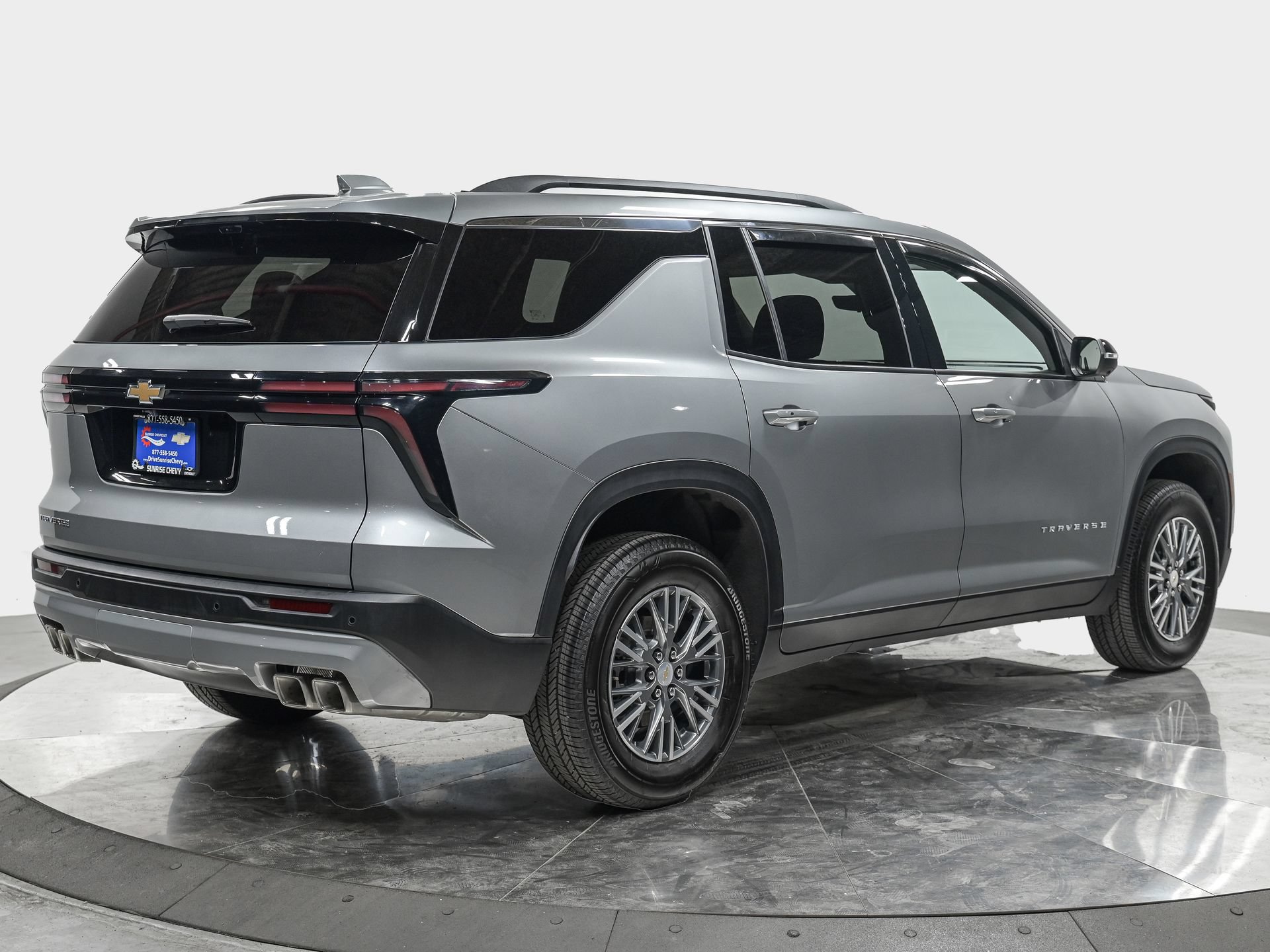 Used 2026 Chevrolet Traverse LT w/ Driver Confidence Package FWD image 7
